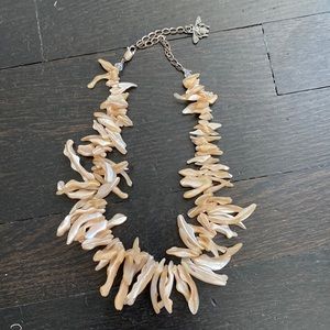 Boutique mother of Pearl nude shell necklace